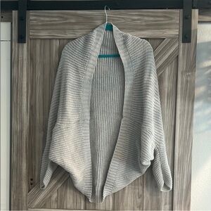 NWOT‎ SHEIN Oversized Cozy Light Gray Women's Sweater/Wrap